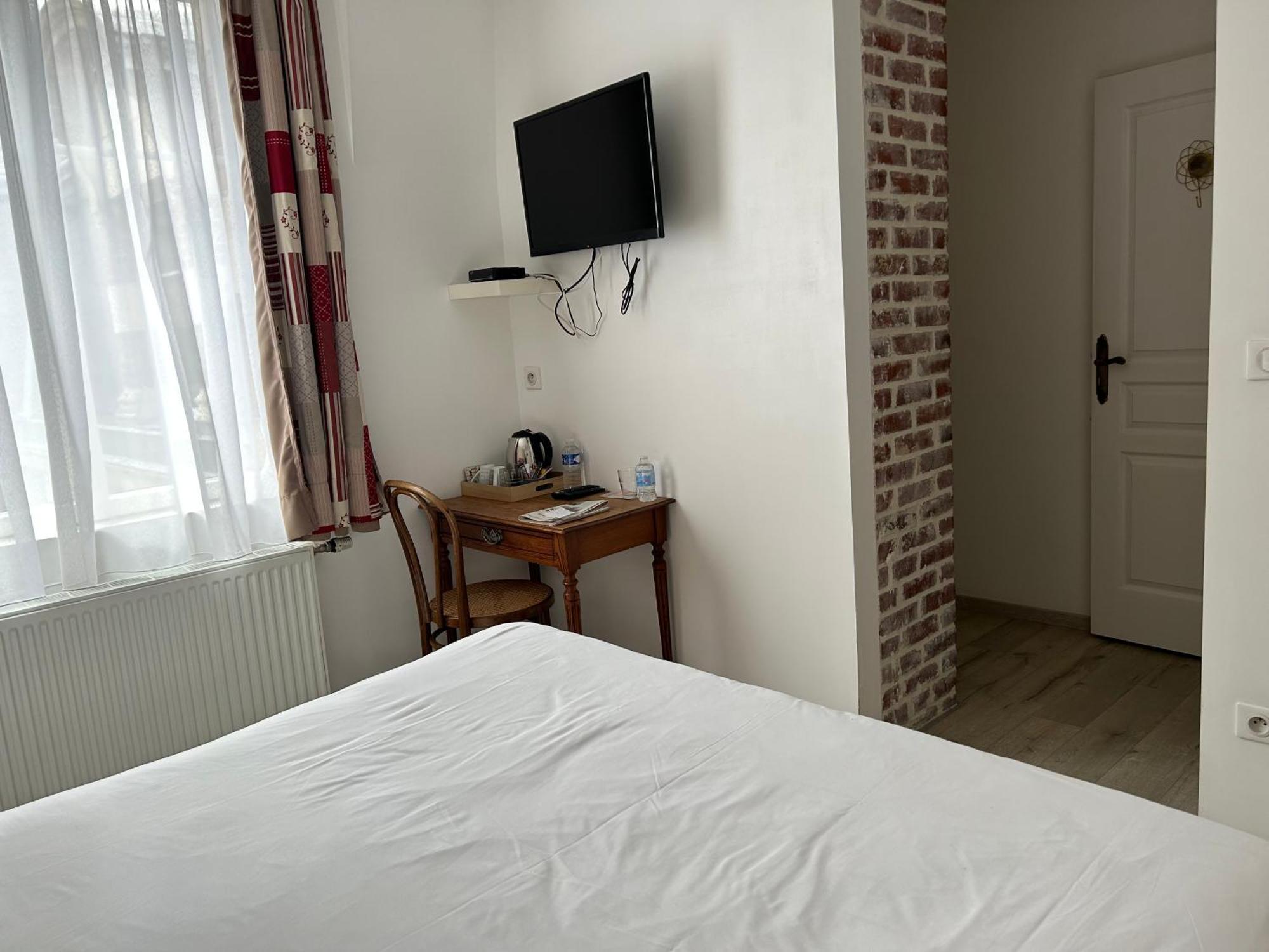 Chambres D'Hotes Noir Lion เปโรนน์ ภายนอก รูปภาพ